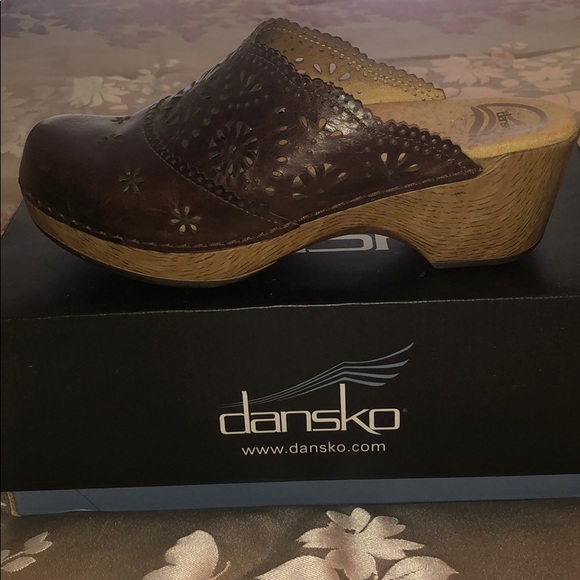 dansko spring shoes